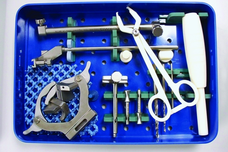 Das individuell angefertigte iJig OP Einweginstrumentarium