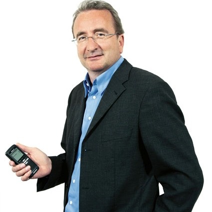 Roland Hollstein ist seit 2006 Geschäftsführer der Grundig Business System...