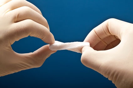 Abb. 1: Die gute Formbarkeit erleichtert das Handling von AttraX Putty (Foto:...