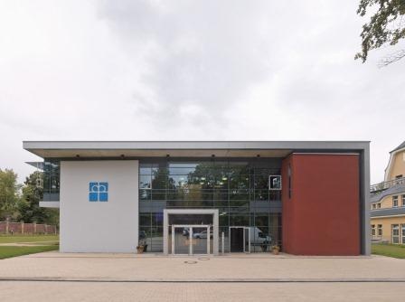 Blick auf die Ostfassade des Fachkrankenhaus Zschadraß (Foto: Haid +...