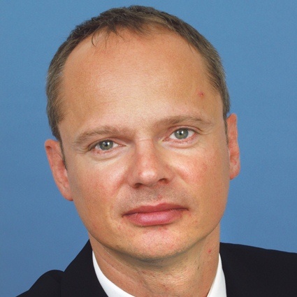 Prof. Dr. Dr. h.c. J. Schipper, Direktor der Univ.-HNO-Klinik Düsseldorf