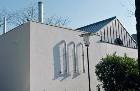 Aufgrund beengter Platzverhältnisse wurde ein neues, separates Technikgebäude...