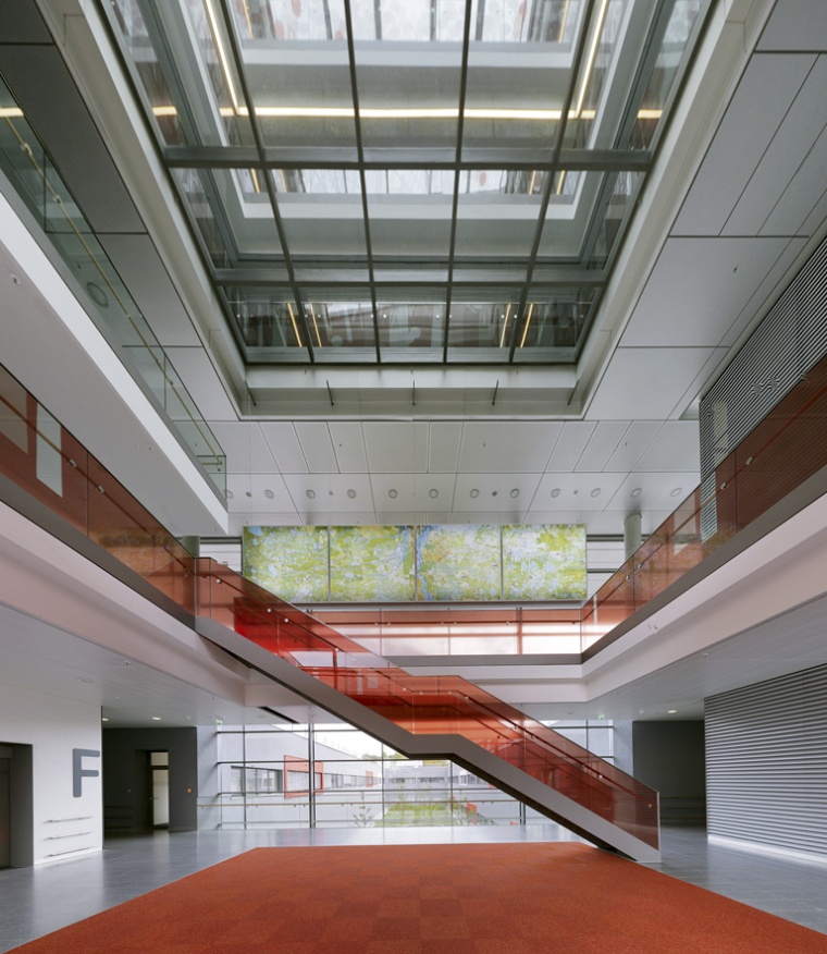 Roter Lichthof. Universitätsklinikum Ulm – Chirurgie, Dermatologie