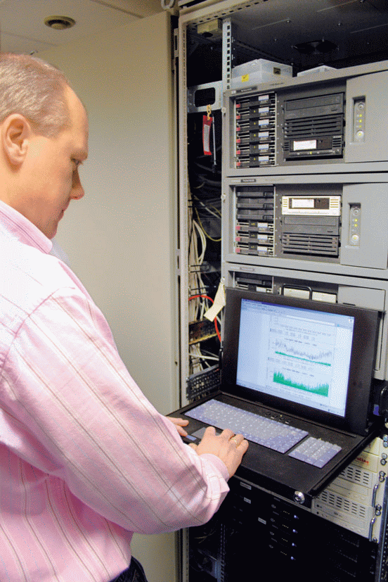 Abb. 1: Mit Hilfe eines IT-Managementsystems hat EDV-Projektleiter Ludger Witte...