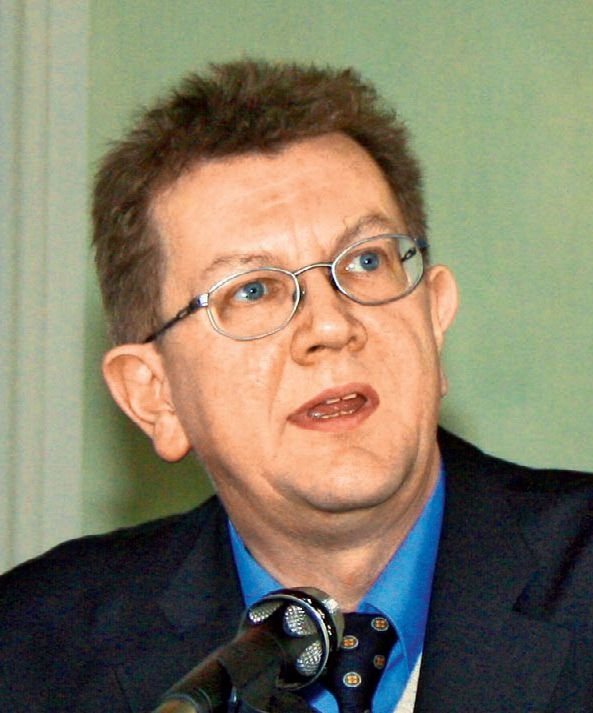 Priv.-Doz. Dr. York Schmitt, Darmstadt, dankte bei seiner Abschlussrede den...