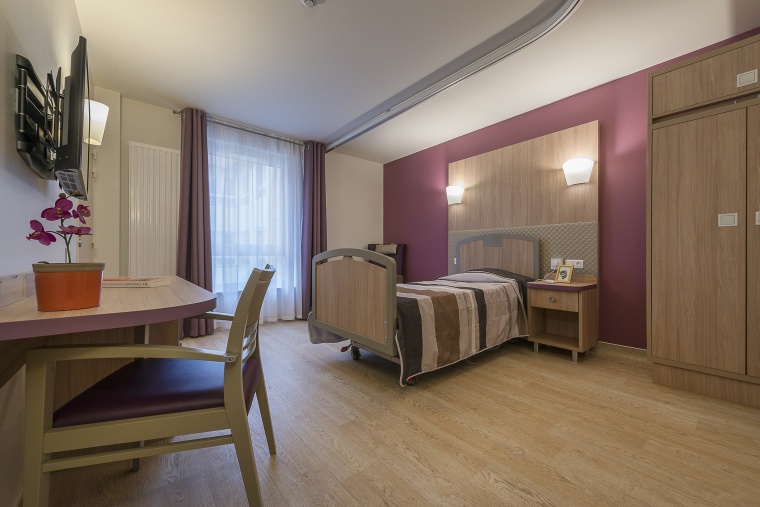 Demenzkranke Personen haben Schwierigkeiten Farben wahrzunehmen und Kontraste...