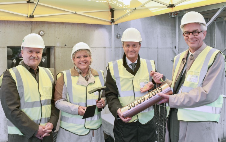(v.l.): Prof. Dr. Dr. Stefan Haßfeld (stellvertretender Medizinischer...