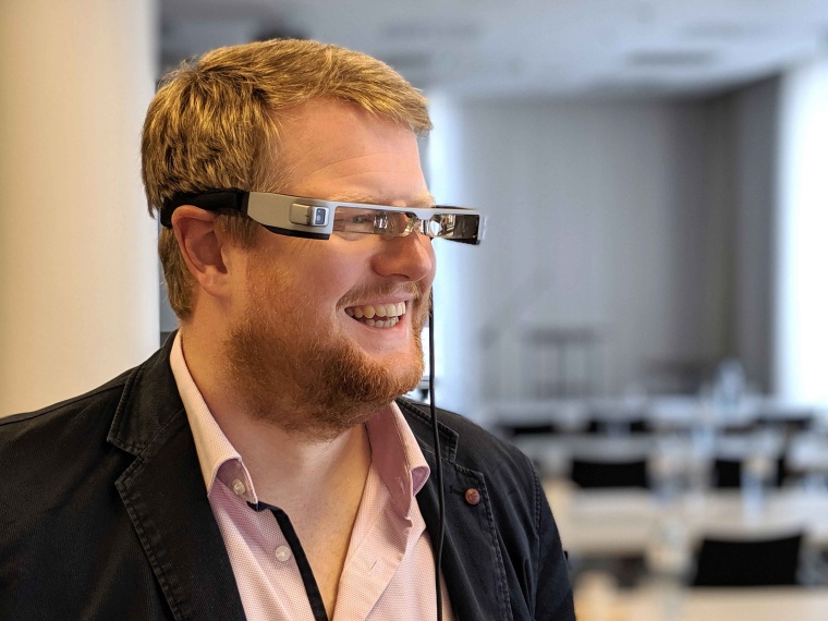 Im BMBF-geförderten Verbundprojekt Pflegebrille untersuchen Wissenschaftler,...