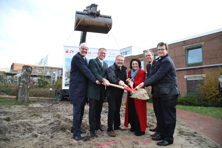 Spatenstich Henrike Foto: Marcel Domeier/Henrike 