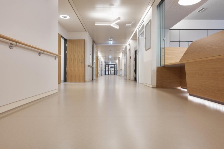 Klinik Floridsdorf Wien Einsatzbereich Flur Foto: Markus Bachmann, Samba...