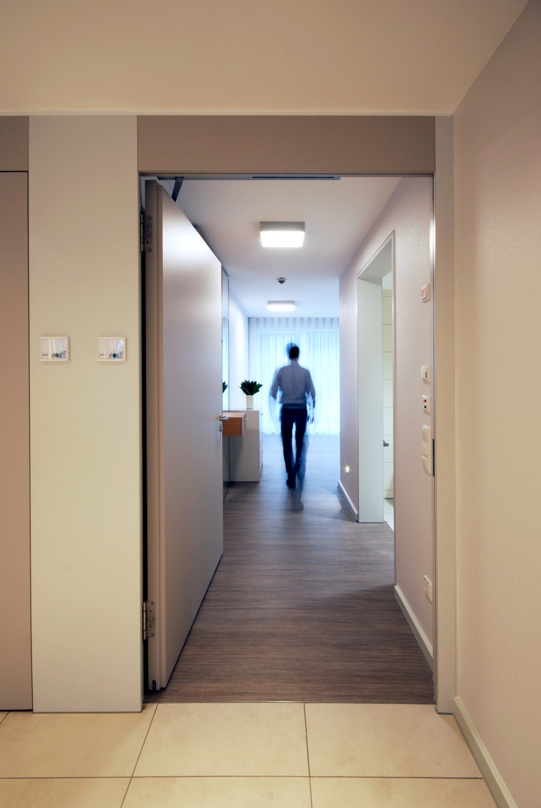 Die Zimmer lassen sich flexibel mit eigenen Möbeln der Bewohner einrichten,...