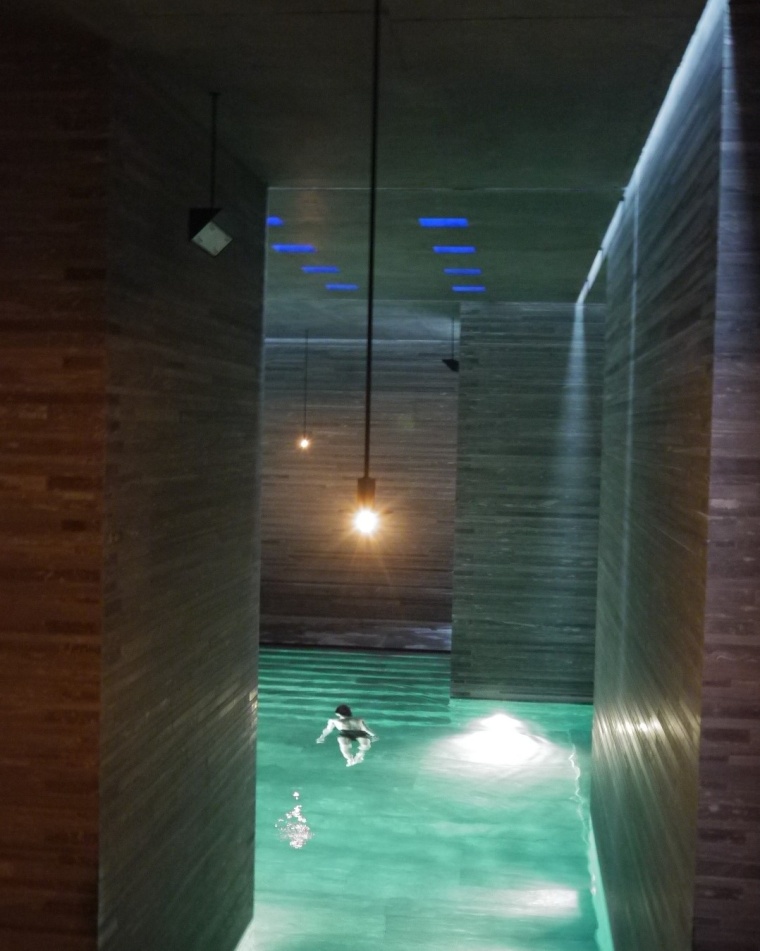 Felsentherme, Vals, Graubünden Architekt Peter Zumthor. Der Verlauf der...