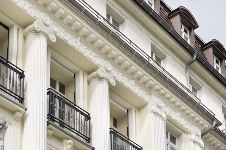 Sehr umfangreich wurde die denkmalgeschützte Fassade nach dem historischen...