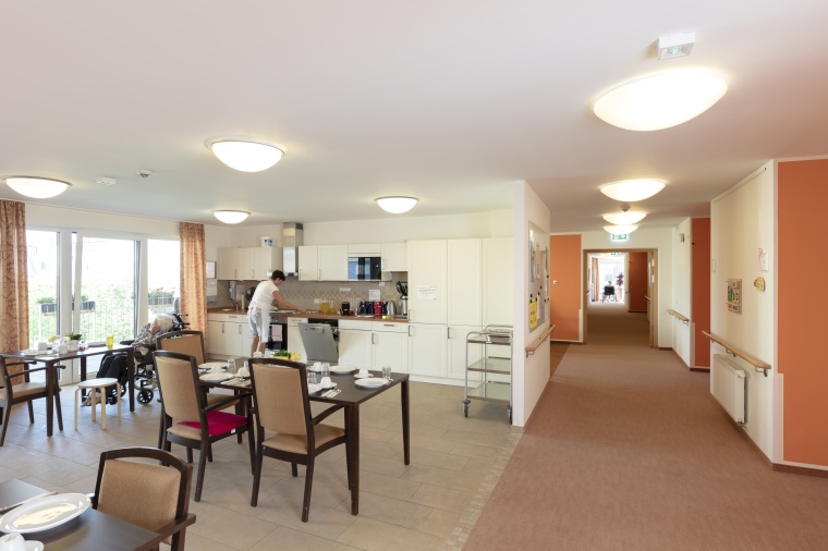 Gemeinsame Aufenthaltsräume zum Essen und Wohnen