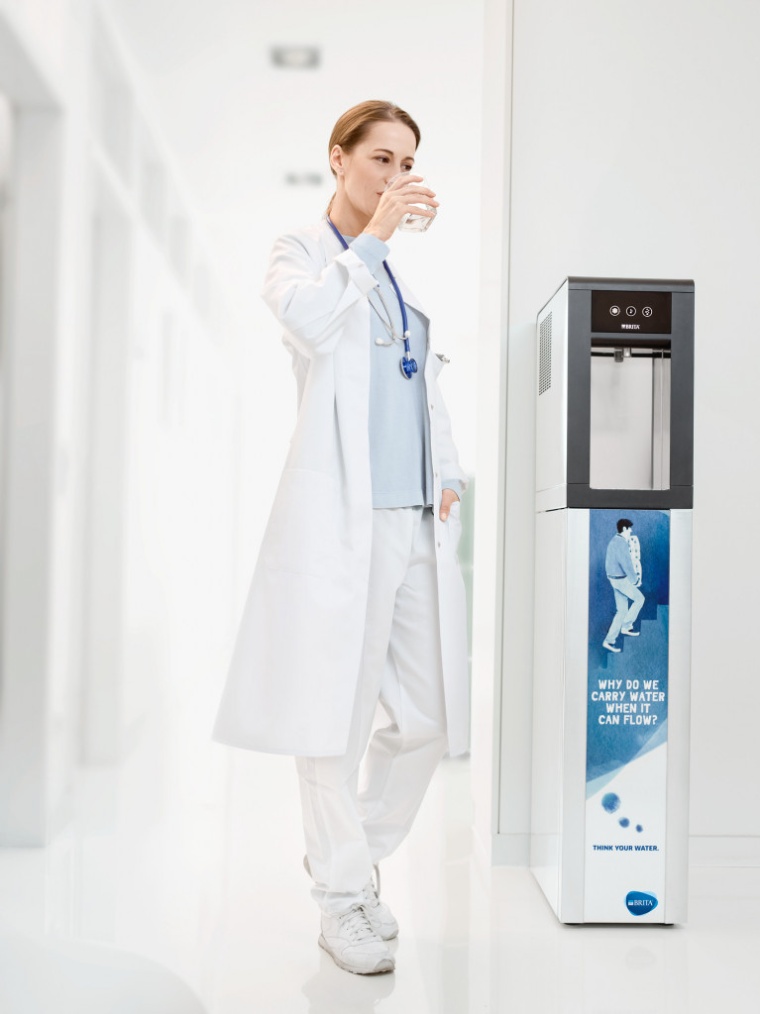Leitungsgebundene Wasserspender entlasten das Personal, den Geldbeutel und die...