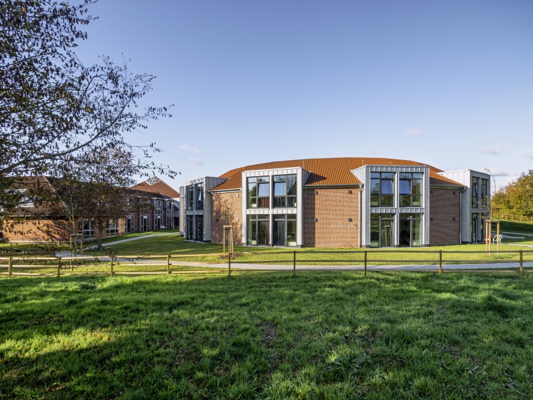 Das Haus Dänischer Wohld ist eine der größten gerontopsychiatrischen...