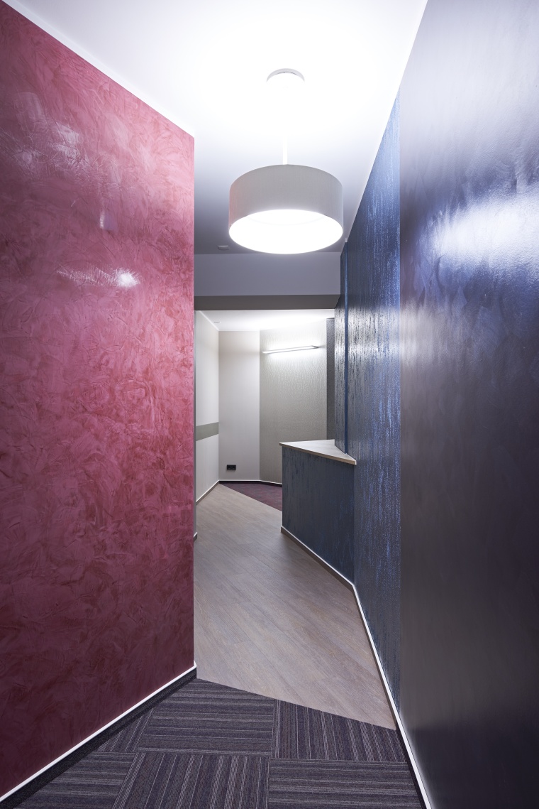 Die Wandgestaltungen von Caparol – hier Capadecor Stucco de Luce und...