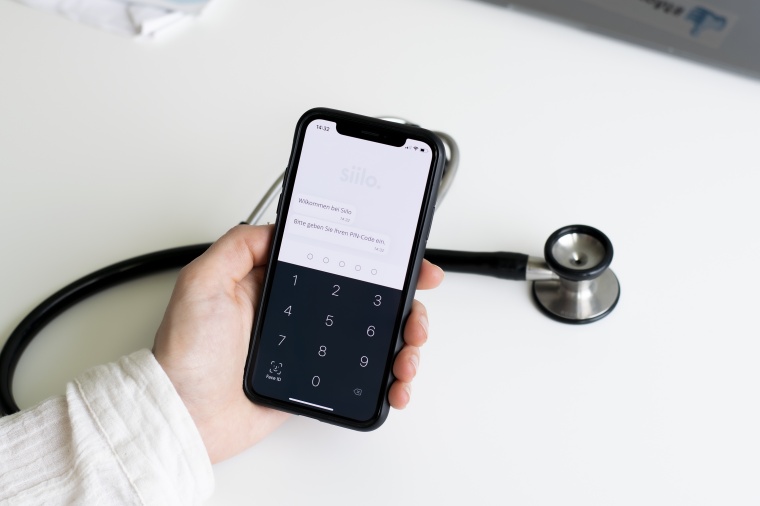 Der Zugang zur App Siilo ist nur via PIN-Code, Fingerabdruck Scan oder Face-ID...
