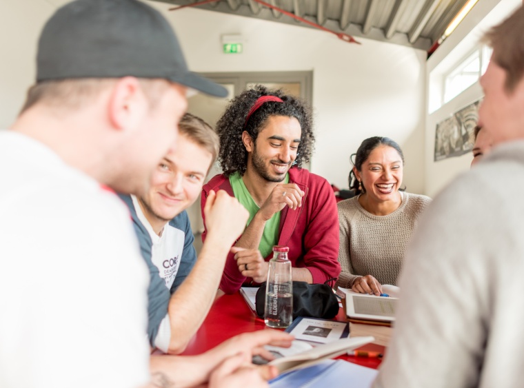 Studenten des internationalen Studiengangs Pflege B.Sc. an der Hochschule Bremen