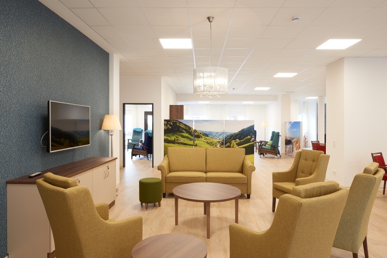 Photo: Über der Straße - Die neue ASB-Tagespflege in Heumaden