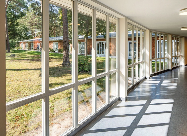 Parkinsonklinik der Kliniken Beelitz: Blick in den inneren Verbindungsflur....