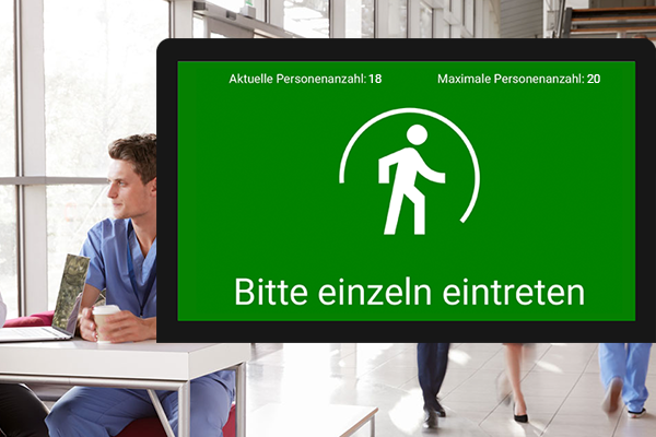 Der Monitor im Eingangsbereich zeigt den freien Zutritt zur Kantine an.