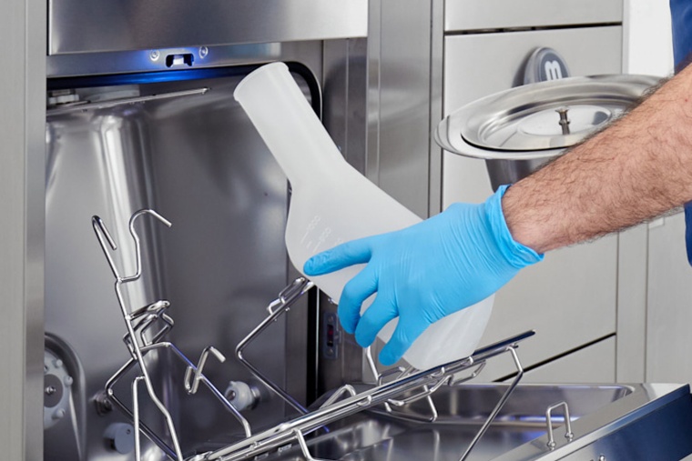 1. Beladungserkennung: Meiko TopLine wählt automatisch das richtige Programm...