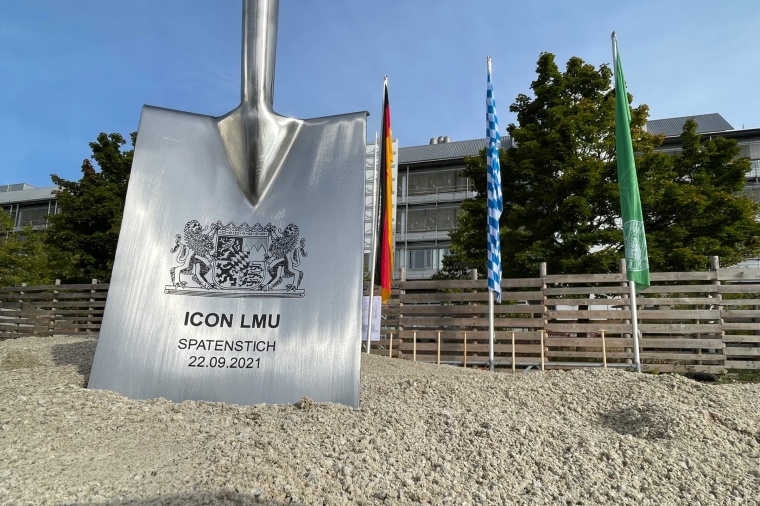 Spatenstich Foto: LMU