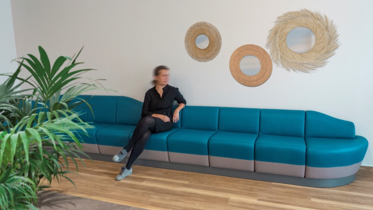 Kahuna, die Bank für Health-Care-Einrichtungen. Foto: 100% interior Sylvia...