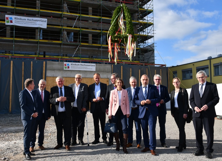 Richtfest des neuen Notfall- und Intensivzentrums