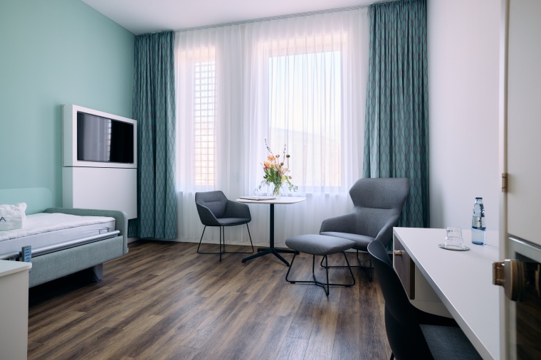 Moderne Architektur, helle Räumlichkeiten: Der Neubau am Alexius/Josef...