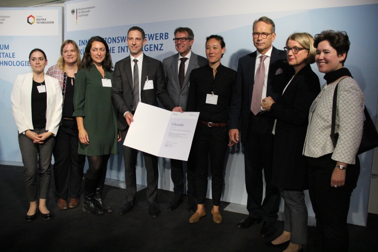 Urkundenüberreichung für das Förderprojekt Aiqnet. Foto: BioRegio STERN...