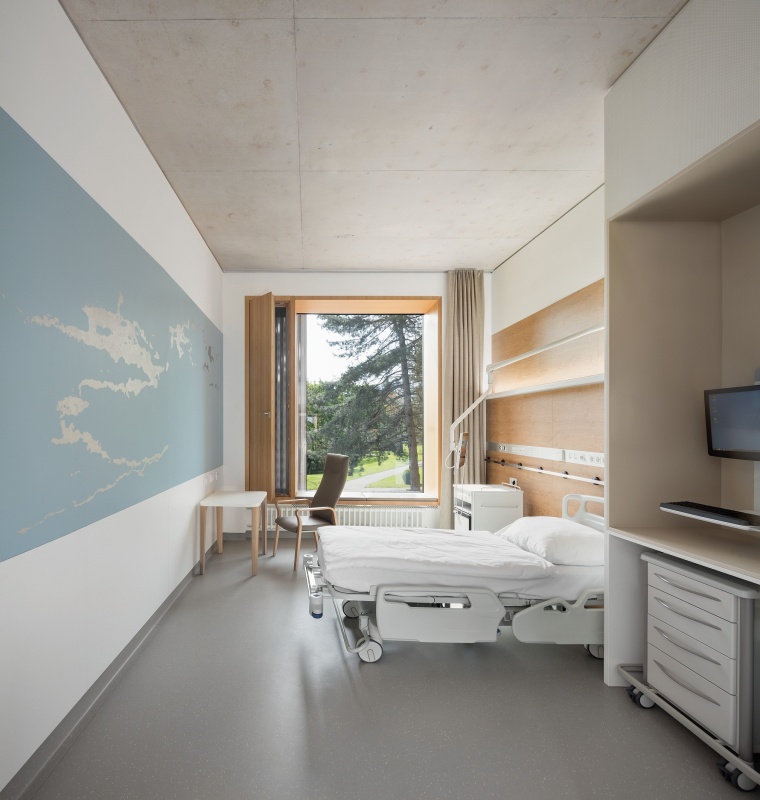 Bei den beschichtungsfreien Nora Kautschukböden entfällt die jährliche...