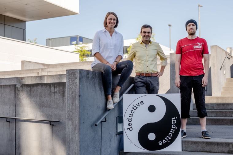 Sie haben die scheinbar unvereinbare induktive Vorgehensweise von maschinellem...