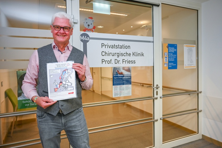 Mit seiner Radtour sammelte Wolfgang Bär rund 6700 Euro für die Stiftung...