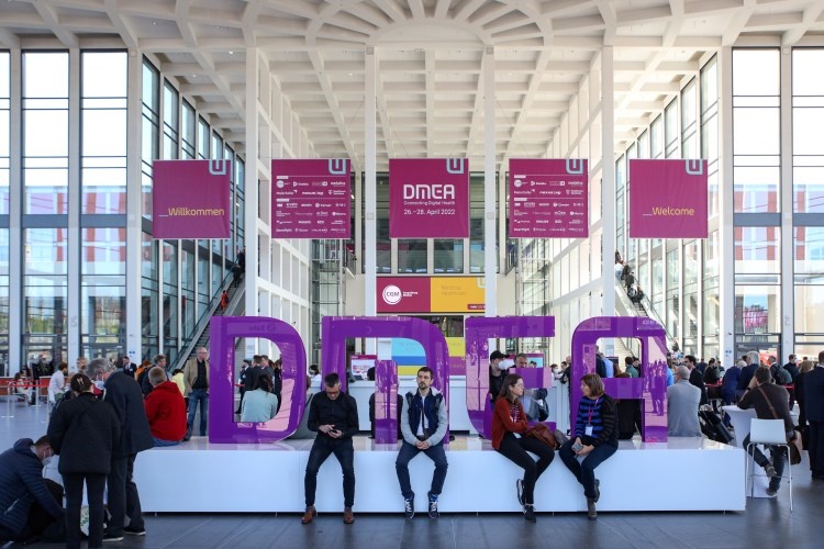 Die DMEA bringt Digital Health Expert:innen in Berlin zusammen. Foto: Messe...