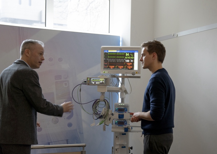 TCC-Gründer und Geschäftsführer Prof. Dr. Christian Storm (links)...