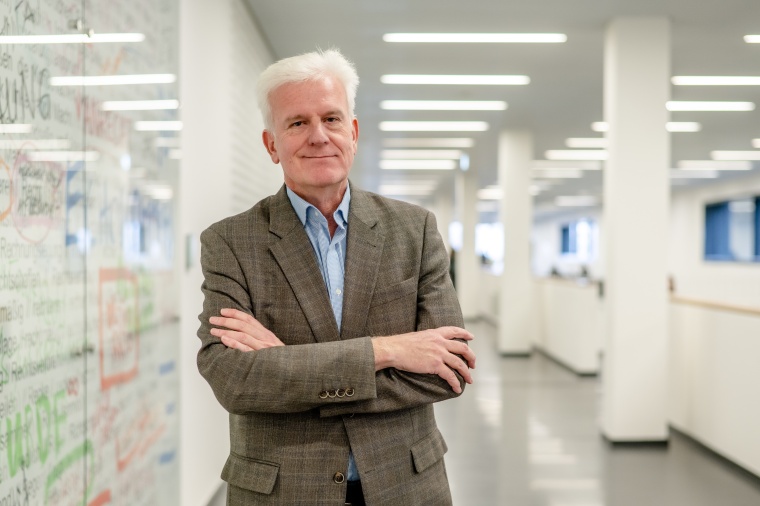 Der Bochumer Experte für Gesundheitsrecht Stefan Huster ist Schriftenleiter...