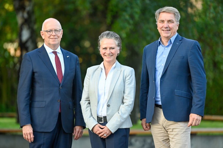 v.L.: Rainer Schoppik, Vorstand Klinikum Oldenburg, Prof. Dr. Andrea...
