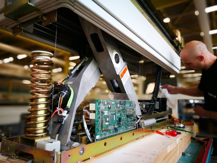 Geräte wiederaufzubereiten bedeutet, sie in die Originalspezifikationen zu...