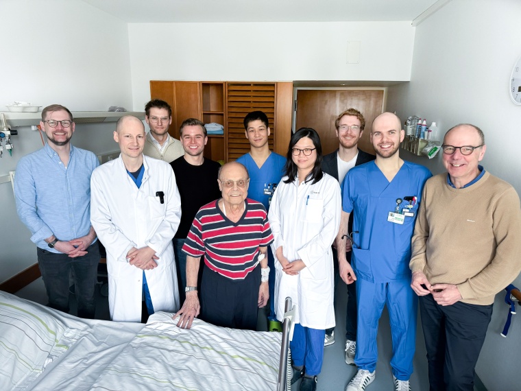 Mitglieder des „VAMP-HF“-Studienteams mit Patient Horst S. (v. l. n. r.):...