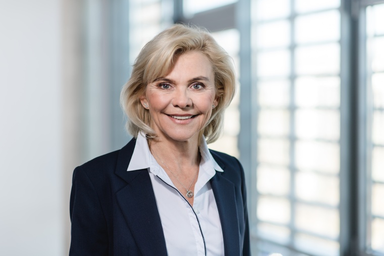 Stefanie Kemp, 2023, Vorstand der Sana Kliniken AG, Chief Transformation...