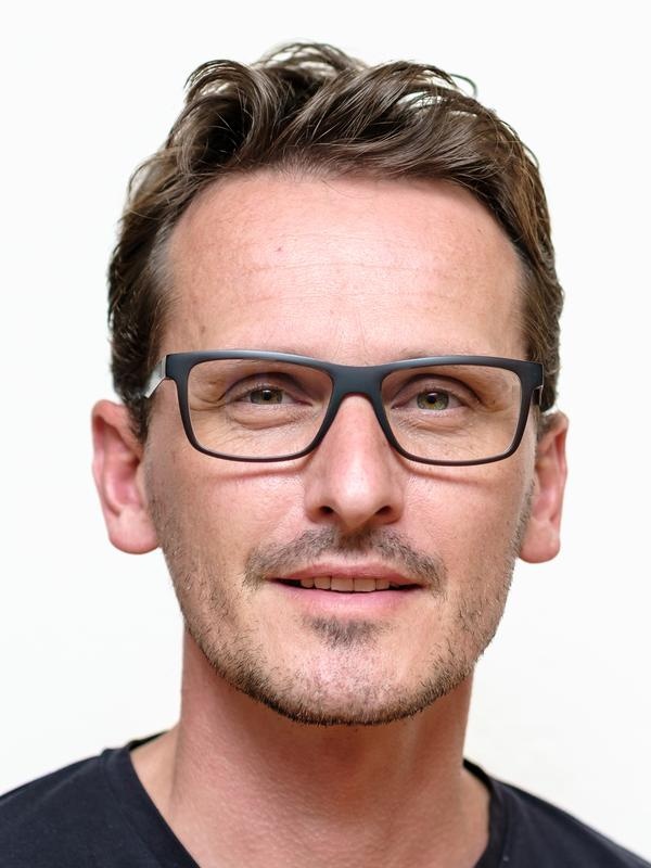 Assoz. Prof. Dr. Thomas Kaufmann Institut für Pharmakologie, Universität...