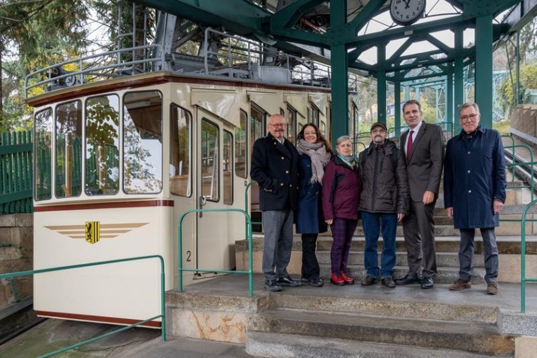 Vororttermin an der Dresdner Schwebebahn, Foto: UKD/Kirsten Lassig