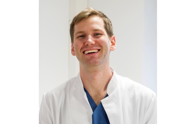 Dr. med. Felix S. Oberhoffer, Assistenzarzt der Abteilung für...