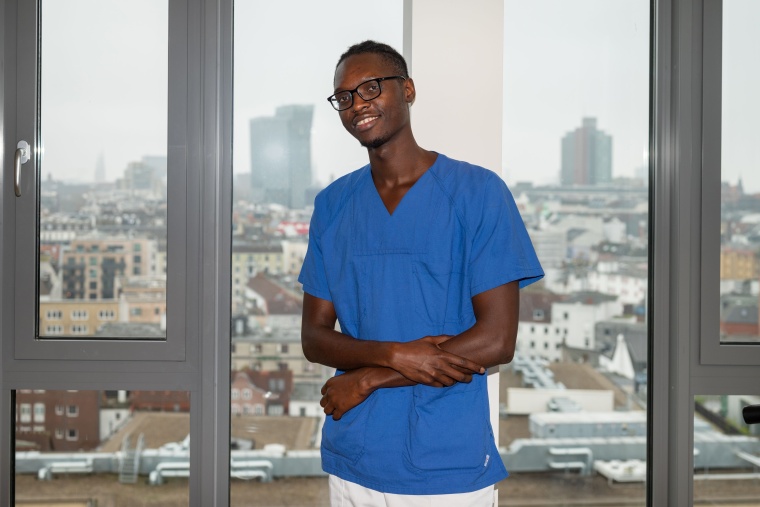 Der 29-jährige Sulayman Bojang ist dem Aufruf der Influencerin Doc Caro zur...