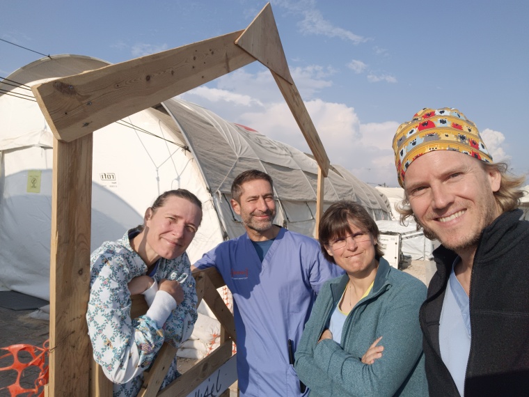 Das internationale medizinische Team um Dr. Wynands und seinen chirurgischen...