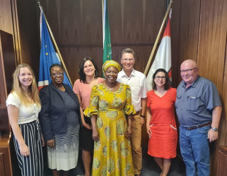 (V.l.n.r.) Charline Schmitt, Dr. Emma Nghitanwa (Head of Department, Midwifery...