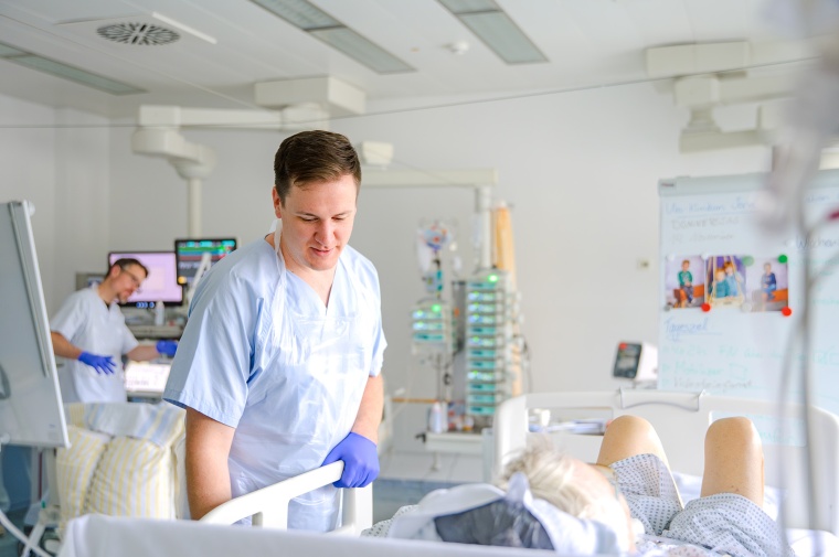 Philipp Zeits arbeitet als erster Atmungstherapeut auf der neuen...