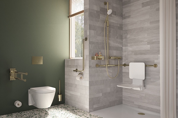 In Messing glänzend haben die Sanitärserien und Accessoires von Hewi eine...